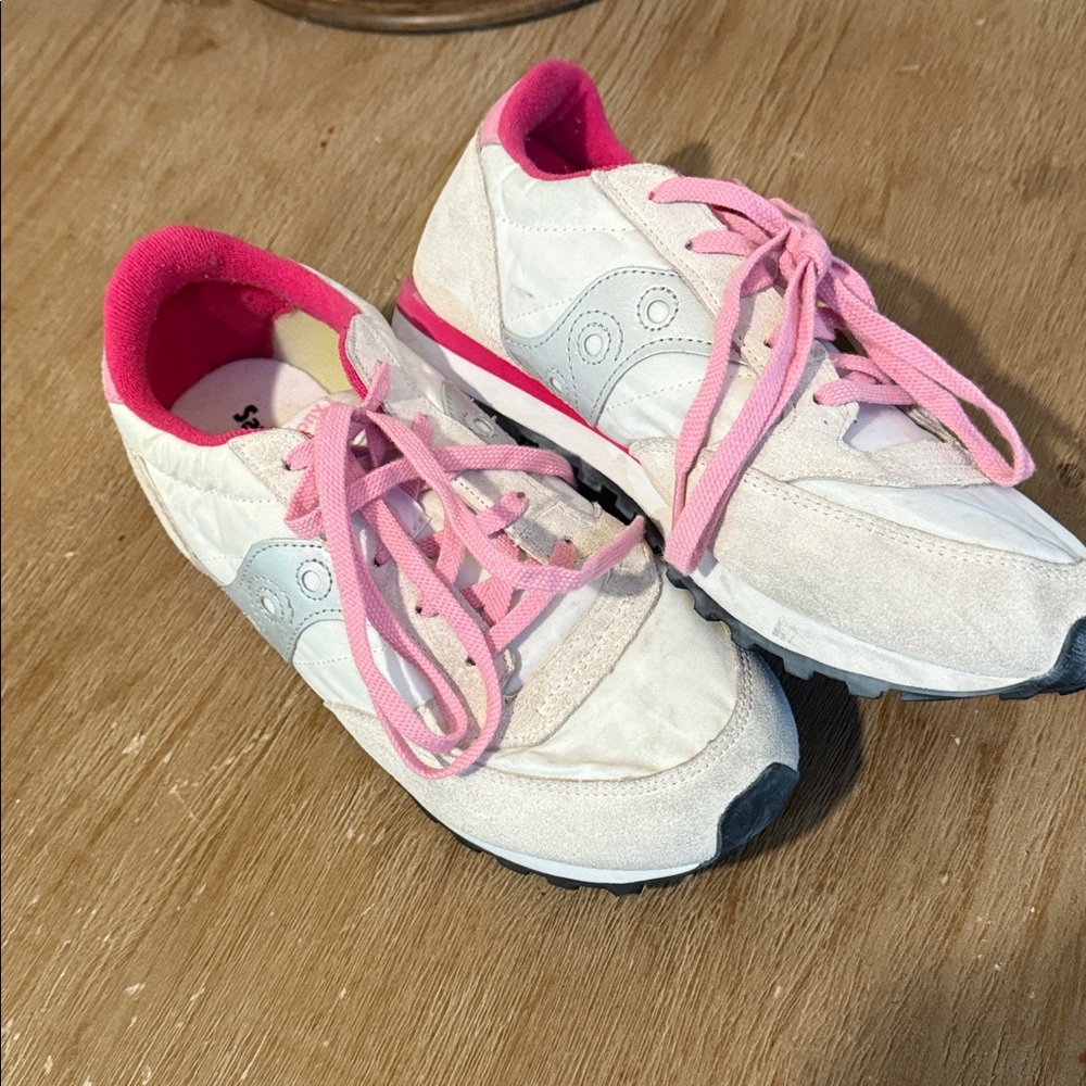 Saucony White and Pink Sneakers with Silver Accents